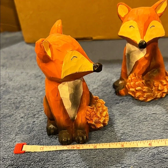 Set of Three Orange Fox Figurines - Picture 8 of 9
